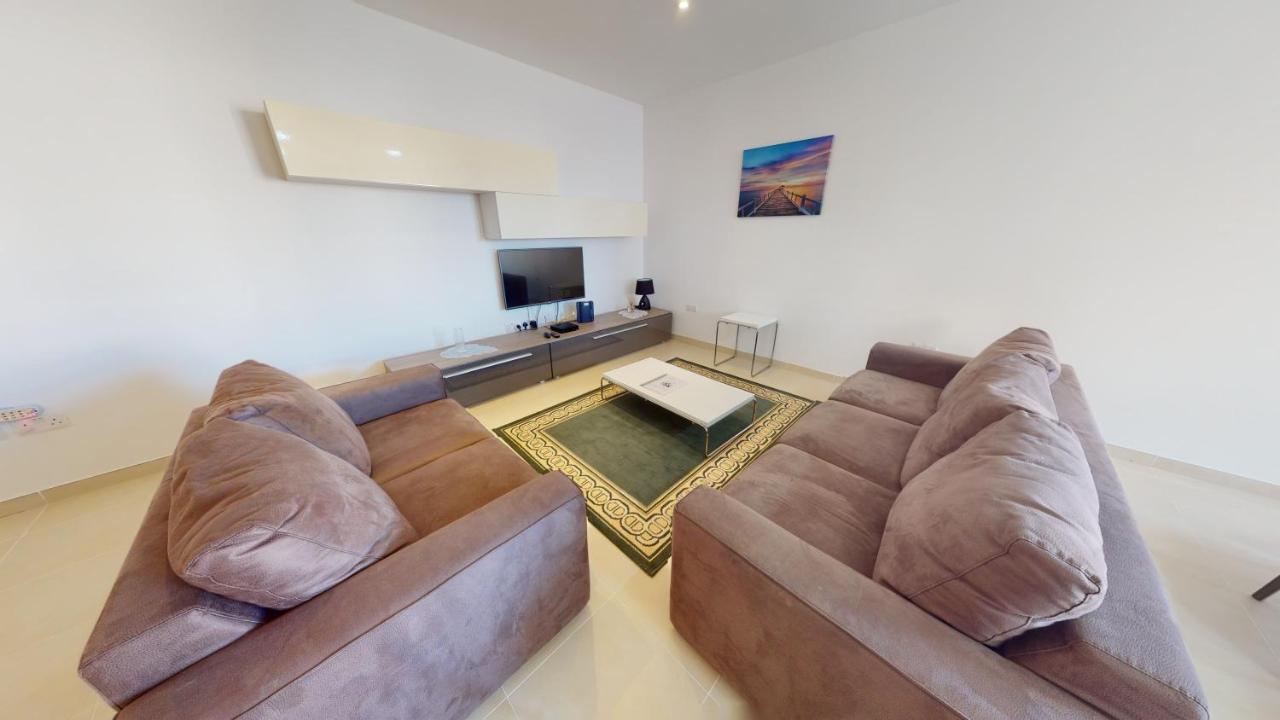 Spacious 2 Bedroom Apartment In Sliema Exterior photo